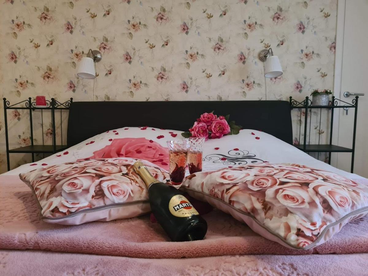 La Rose Bed & Breakfast NeerNeerpelt Exterior foto